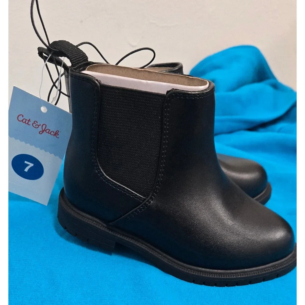 Cat & Jack ToddlerBlack Chelsea ankle Boots Side Zip Ankle Boots Size 7 NEW